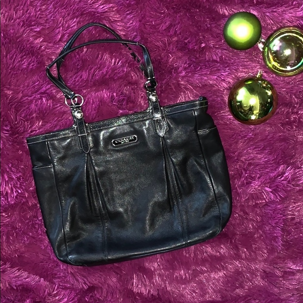 Beautiful Coach black leather tote